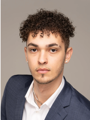 Portrait of Chelen Smith, Licensed Real Estate Advisor